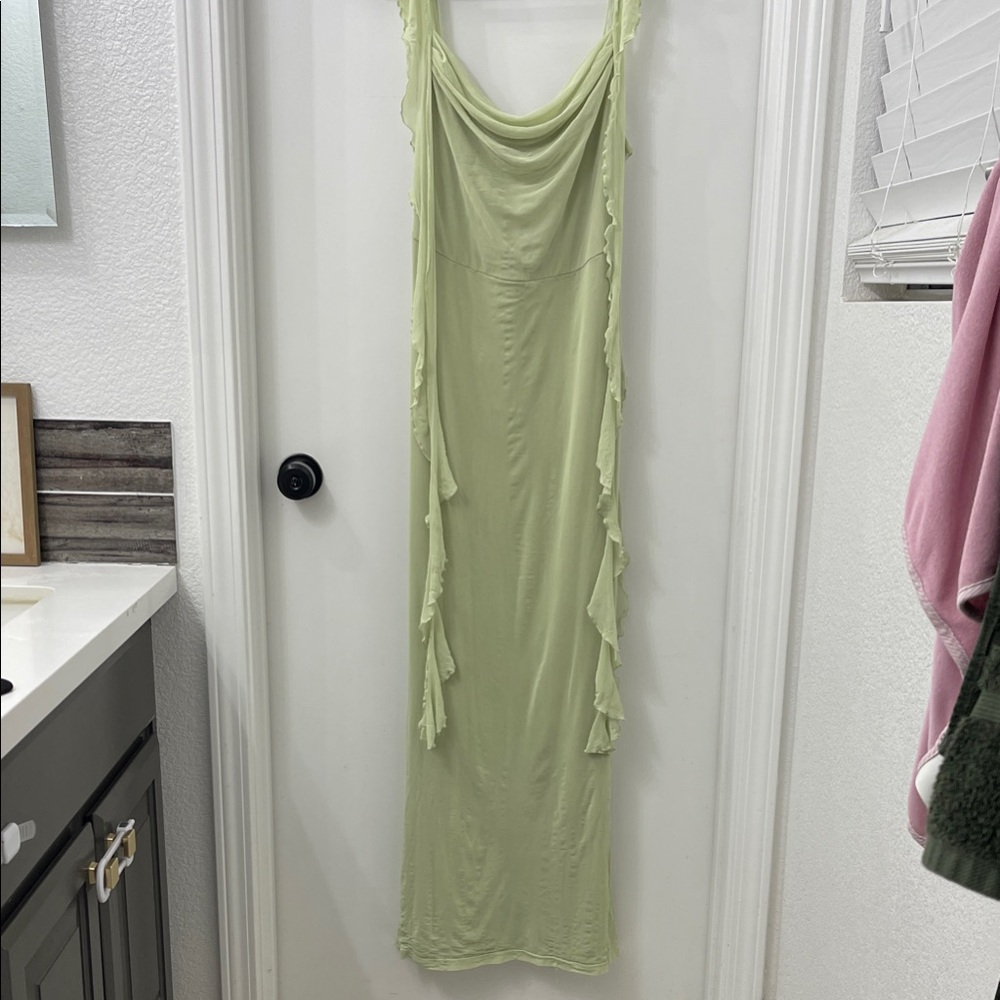 Elegant Green Sleeveless Dress